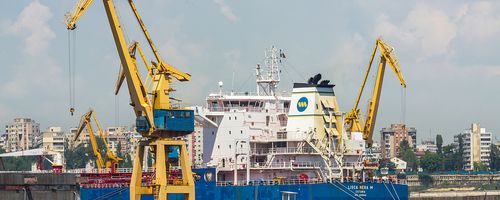 Shipping Your Car Internationally: Pros and Cons of Shipping Methods