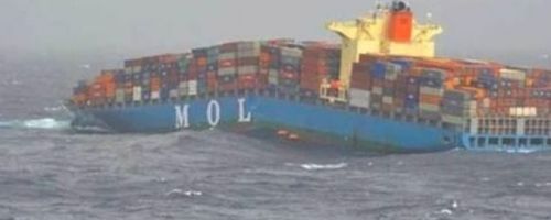 Containership Shipping Vehicles Cracks in Two!